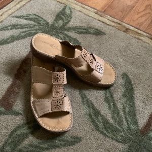 Natural soul by Naturalizer’s size61/2 to 7